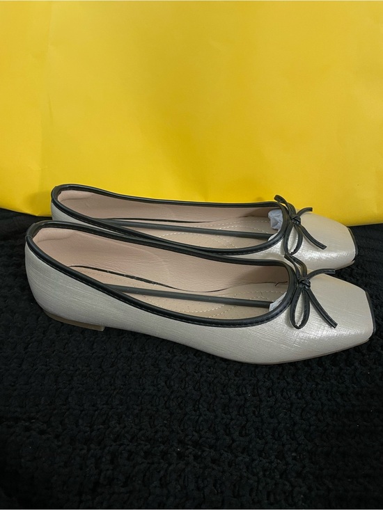 heel of the world Shoes - Cream Ballet Flats with Black Trim and Bow